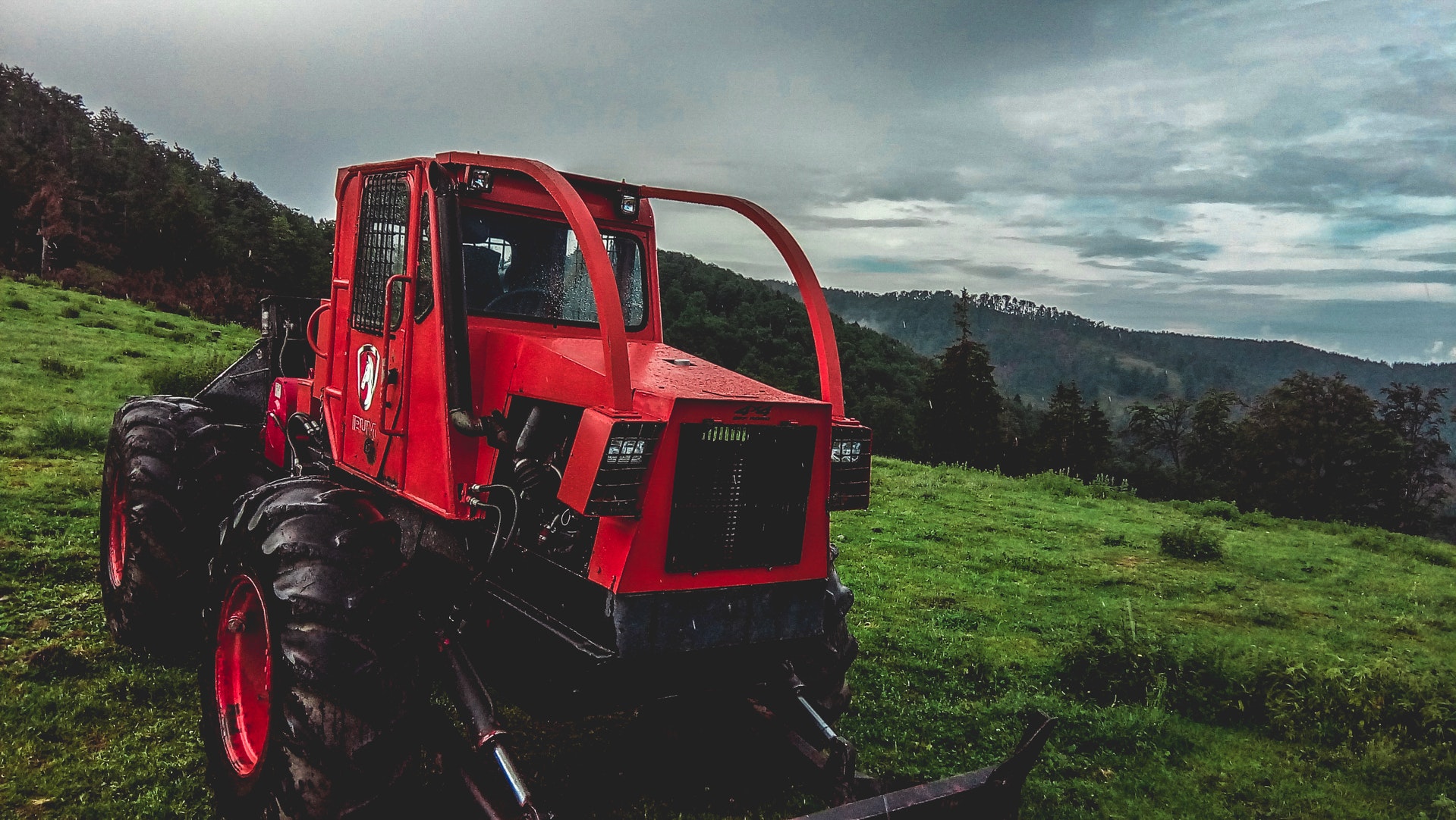 Займ под ПТС специальной техники в Балаково